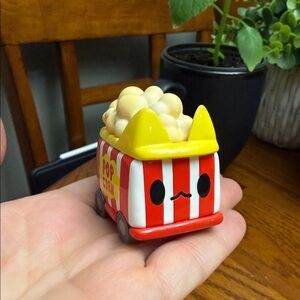 Popcorn Truck Toy Designer Box Cat Transport 1 Series
